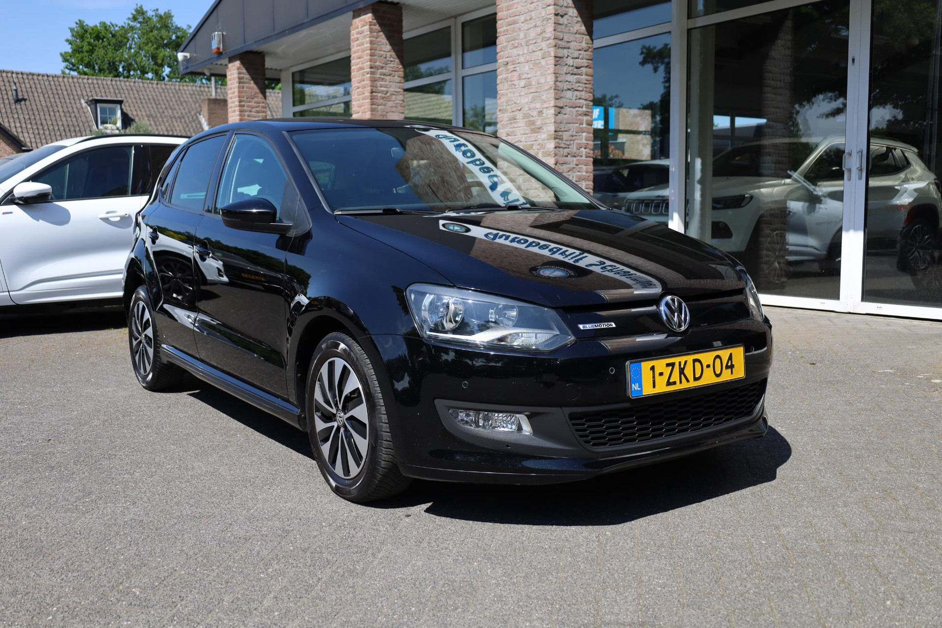 44991640-1.jpg