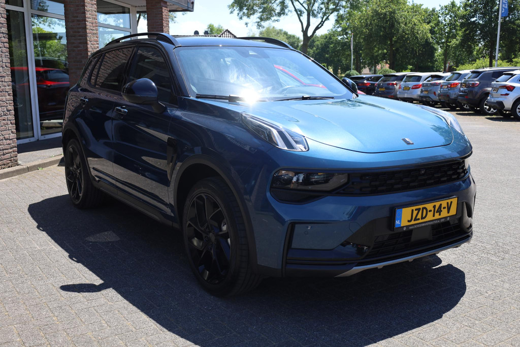 51880742-1.jpg